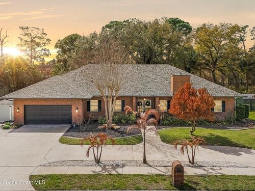 572  Lake Ashley Circle, Melbourne, FL 32904