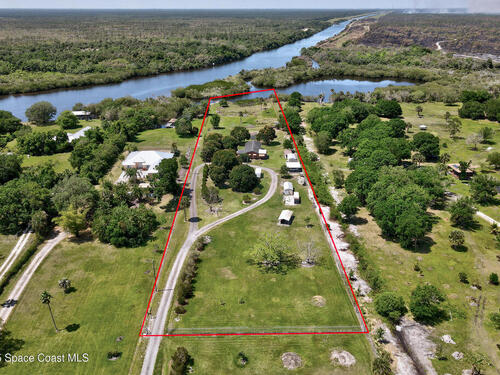 9556  Fleming Grant Road, Micco, FL 32976